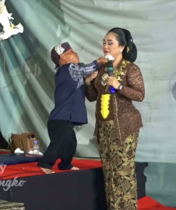 Uncek menang banyak #dalangseno #wayangkulit #wayangkulitindonesia #lucu #tatintitot #tatin #tatinth