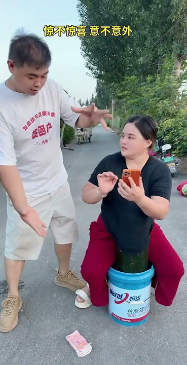 Funny Fat Guy. Happy times, innocent childhood! Just be happy. Top funny video. Rural funny #92