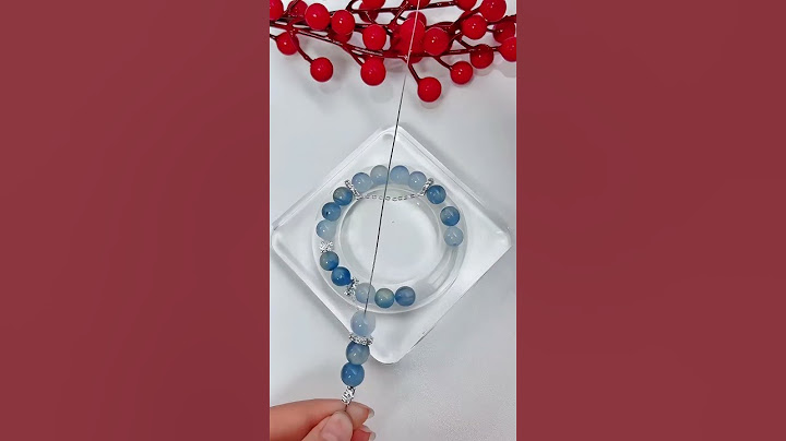 Come making your own crystal bracelet 💚#crystals #bracelet #beads #jewelry #diy #handmade #energy