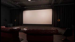 Настенный проекционный экран для домашнего кинотеатра.