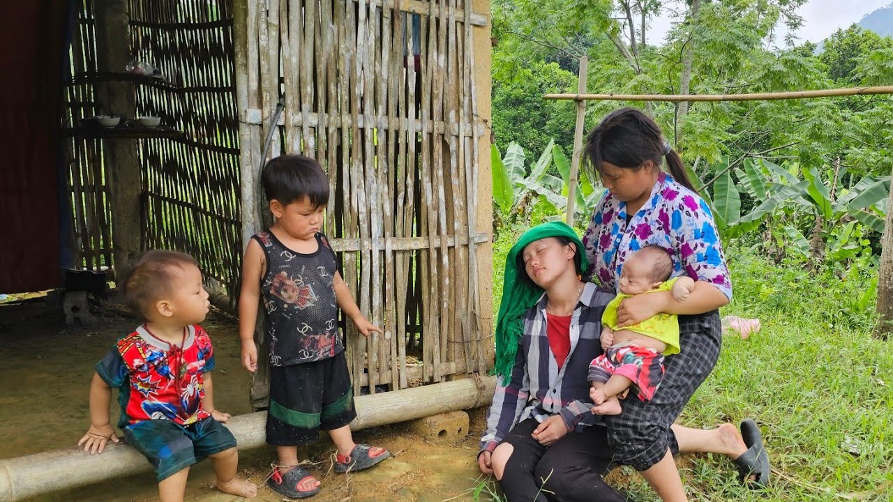 The baby's mother returned and was extremely grateful that the single mother had saved her child.