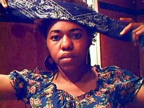Como poner una bandana para el pelo.wmv