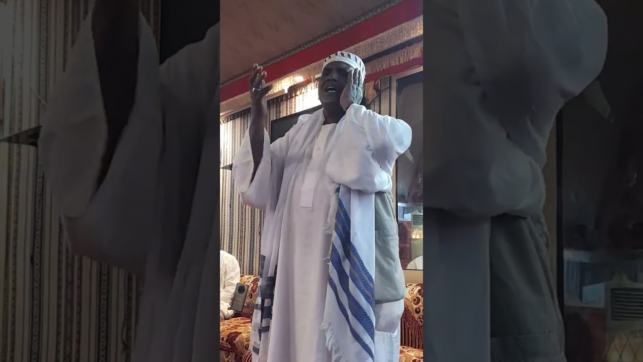 الشاعر أحمد محمد زين بحضور خليفة الشيخ القرشي ود الزين 