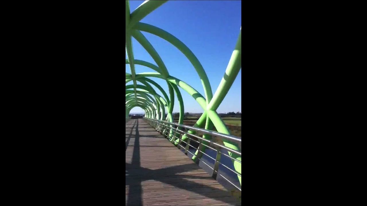 Cruzando el puente del GR99