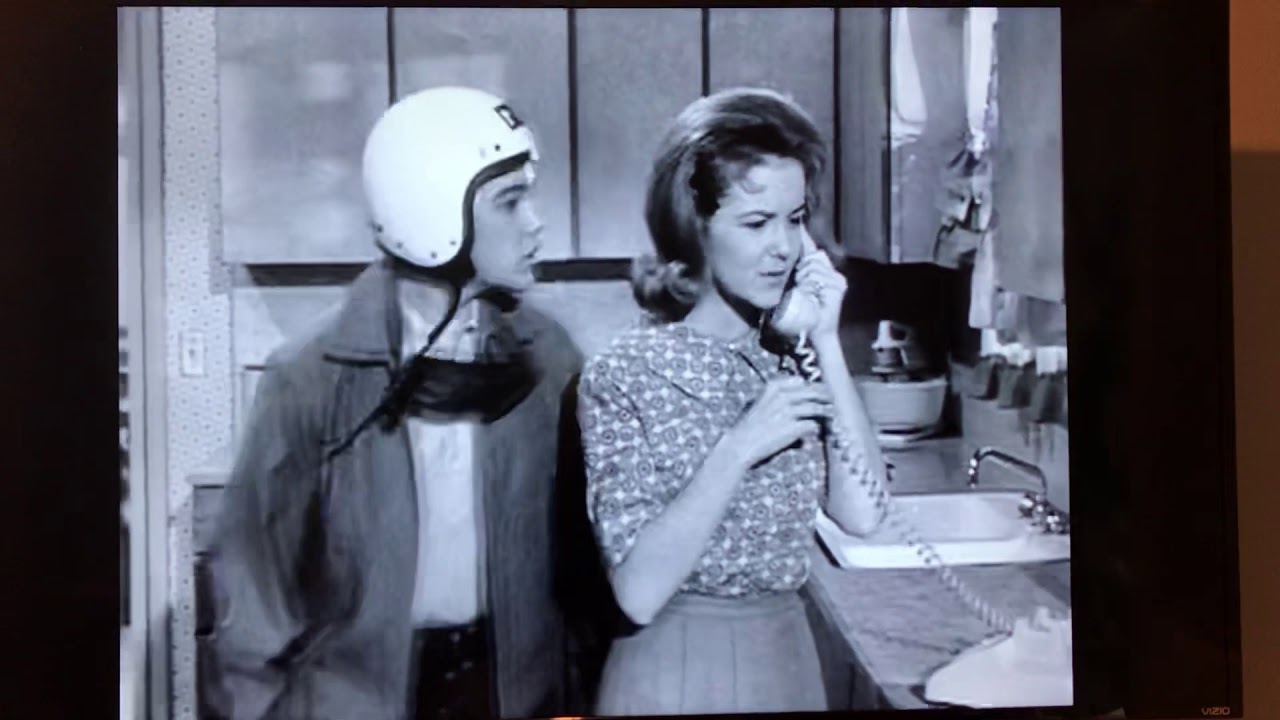 Donna Reed Show Blooper - Paul Petersen and Shelley Fabares Try Not To Laugh!