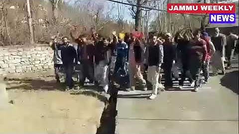 Mendhar PHE daily-wagers demand salary, regularization; stage protest || Jammu Weekly News ||