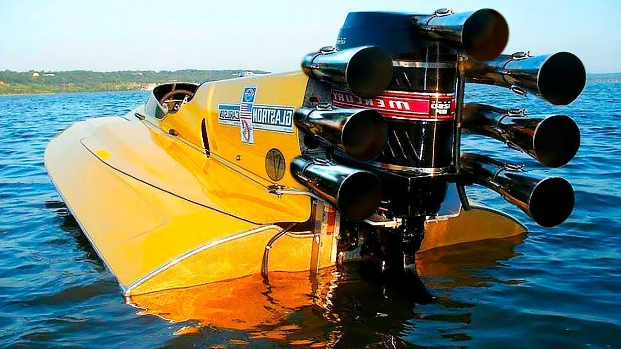 15 Fastest Boats Ever Made
