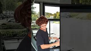 O ÔNIBUS PASSA NO MERCADO? - @gisellehfreitas #humor #comedia #comedy