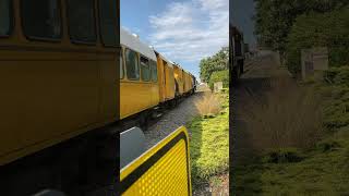 DBR 1254 &amp; DC 4818 going through jull street #kiwirail #train