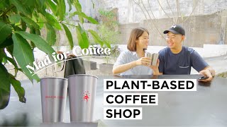 HIDDEN GEM PLANT-BASED COFFEE SHOP BARU DI JAKARTA, Space Outdoornya Luas | Mad For Coffee Mad Grass screenshot 1