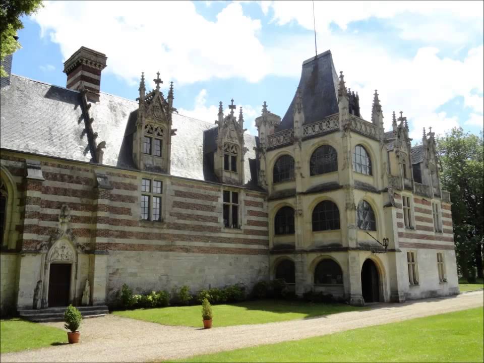 Château d'Etelan - YouTube