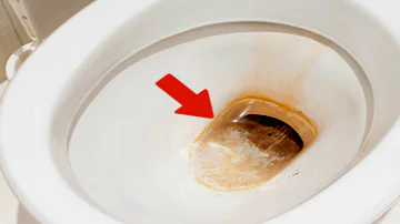 ¿Cómo elimino las manchas amarillas del fondo de la taza del inodoro?