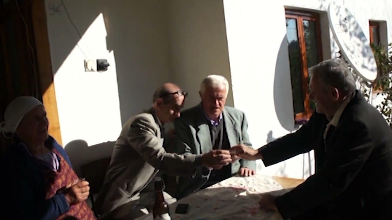 I ftuar ne Moker nga miq e shoke - Nentor 2019