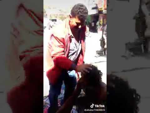 مشهد مؤثر عن الصداقه شخص يعود من غربه طويلة لايجد صديق عمره صار مختل عقليا محنون