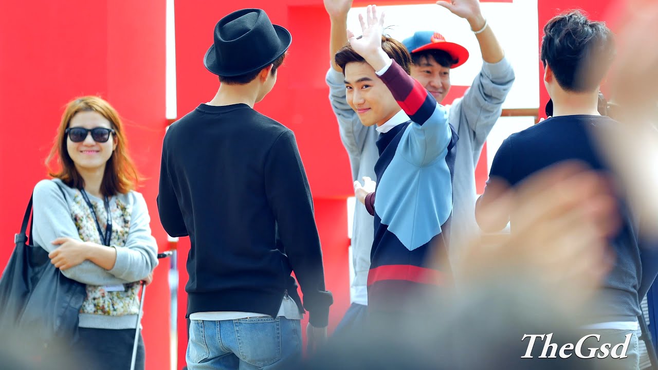 [4k Fancam/직캠]151004 EXO 수호,김희찬 마지막인사+포토타임 @2015 BIFF 해운대 글로리데이 야외무대인사