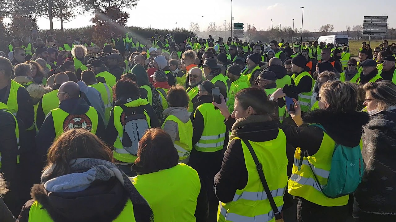 Les Gilets Jaune De Beauvais 17 Novembre 2018