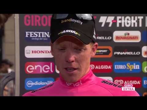 Бейне: Джиро д'Италия 2019: 18-ші кезеңде Сима тырнақпен спринтте жеңіске жеткенде Пелотон тым кеш қалды