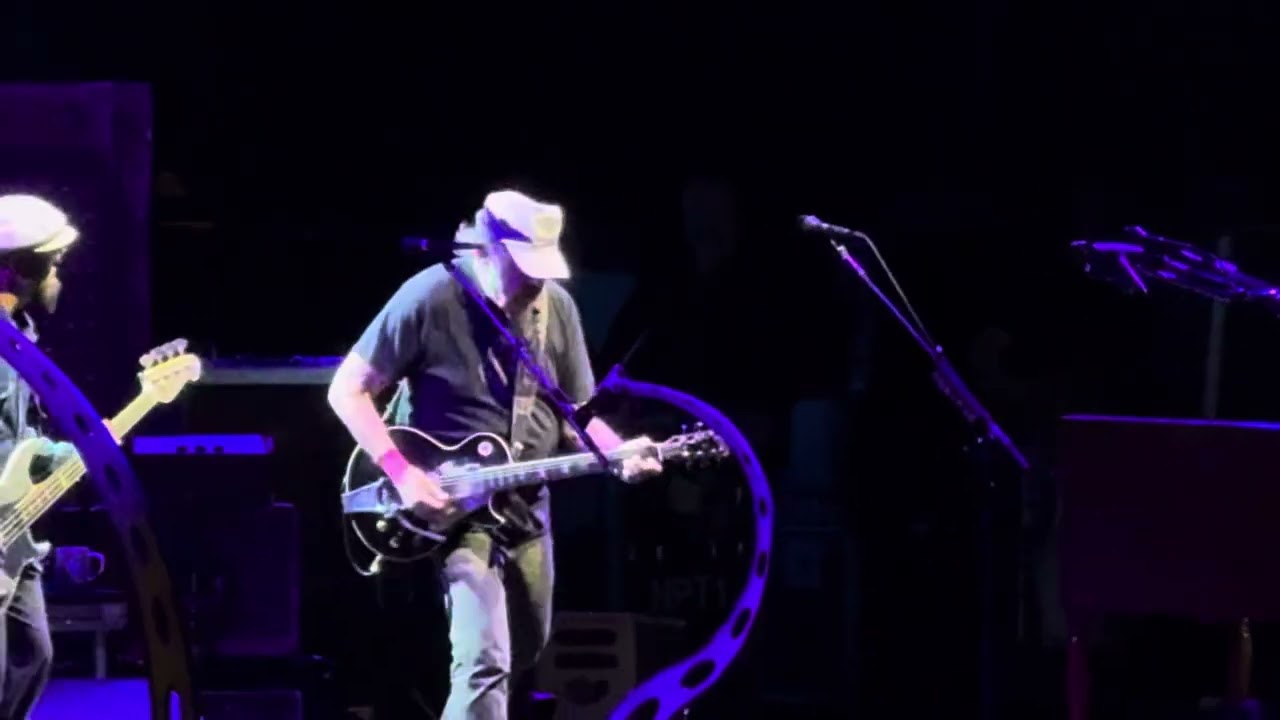 Neil Young & the Chrome Hearts - Southern Man @ Jones Beach NY 8/23/25