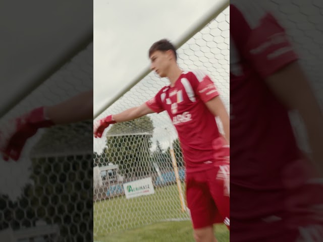 Młodość, Ambicja, Olimpia 💛🤍💙Nasz zawodnik podpisał swój pierwszy profesjonalny kontrakt