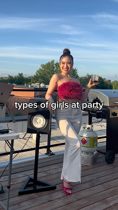 Types of girls at party 😻 #girls #friend #party #girl #shorts