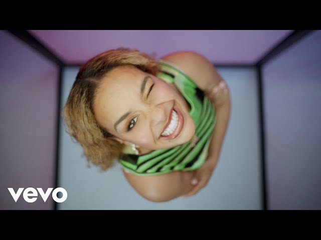 With YouNEW!Jorja Smith
