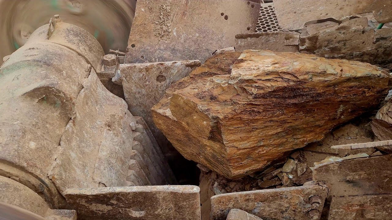 Huge Rocks Crushing Satisfying Stone Crushing Process Massive Jaw ...