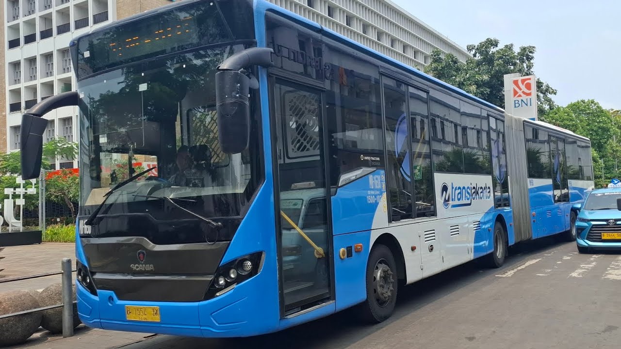 Transjakarta Bus Koridor 13B Scania K320ia (Bus Gandeng) Velbak - Pasar Santa