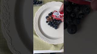 No-Bake Frozen Greek Yogurt Bark with Blueberries and Dark Chocolate
