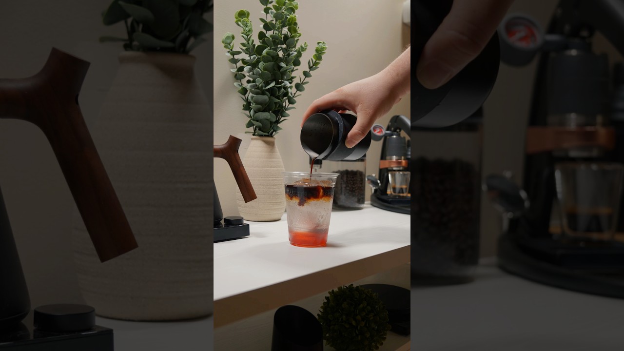 Strawberry vanilla espresso tonic 🍓☕ 