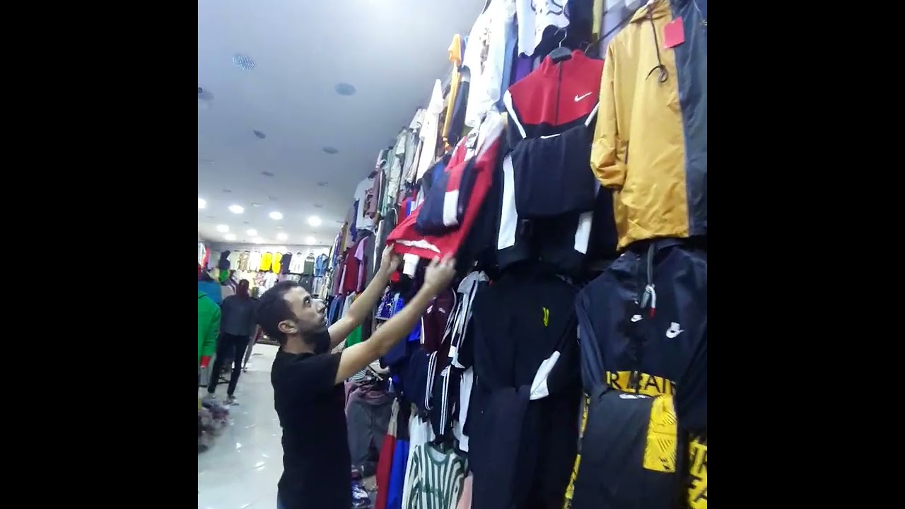 بيع جميع الملابس ايت ملول كولشي ب 70درهم حدا نصبيطار دالويلادة اسايس شارع المستشفى