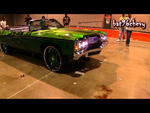 t-pain's-bugatti,-rolls-royce-phantom-drophead-&-ghost,-&-donk-leaving-v103-car-show