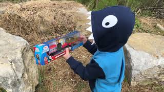 Ethan's and Nathan's Easter egg hunt. Toysbe - Videos for Kids