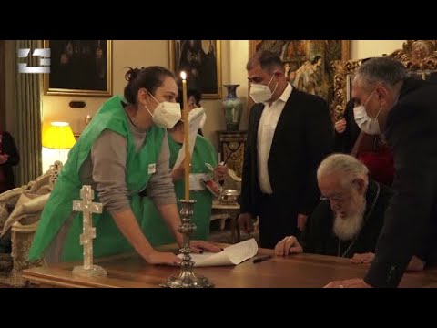 პატრიარქმა გადასატანი ყუთით ისარგებლა და ხმა საპატრიარქოს რეზიდენციაში მისცა