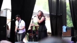 Ecoutez! covering Love Is You - Cherrybelle at Java Soulnation 2012