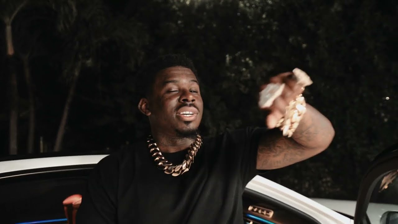 Guarda TrappedOut Kimbo - Really Havin Freestyle su YouTube Guarda TrappedOut Kimbo - Really Havin Freestyle su YouTube