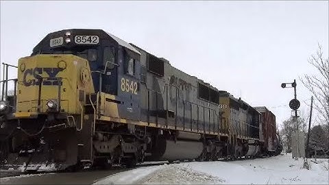 CSX 8542 Ex Seaboard SD50 Leslie RS5T train Horn in YN2 livery Trailing SD40-2 CSX Q512 Toledo Sub