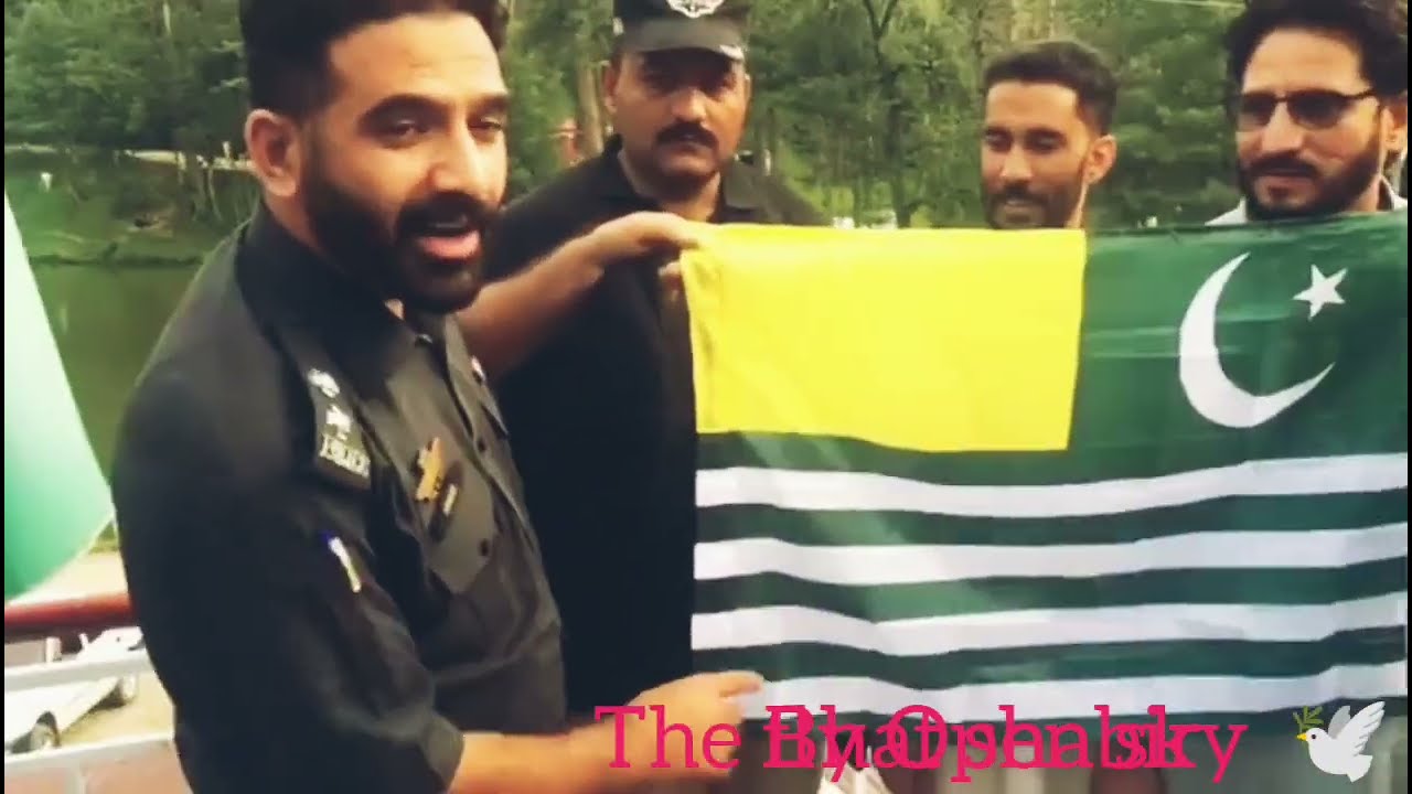 What is the meaning behind the flag of Azad Kashmir?