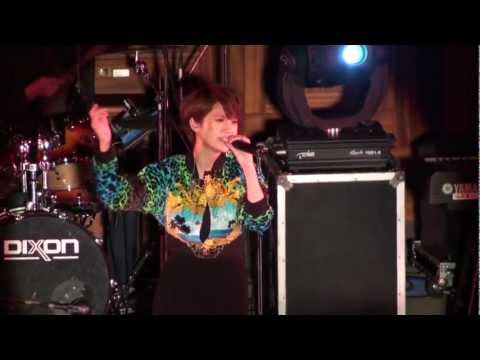 20121130楊丞琳-真理大學校園演唱(1/8)出場+雨愛