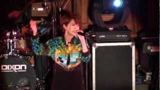 20121130楊丞琳-真理大學校園演唱(1/8)出場+雨愛