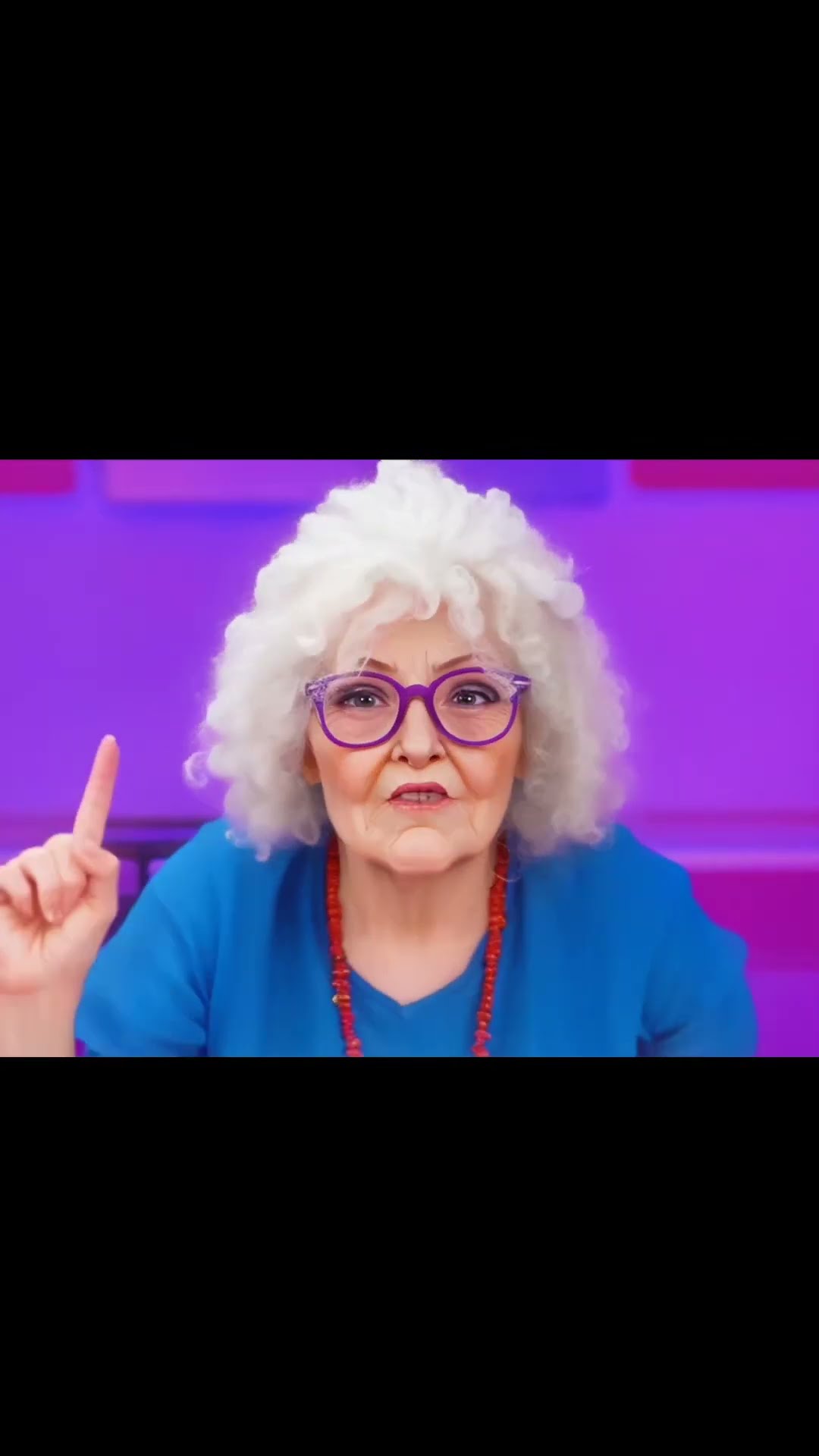 Das Aufschneiden einer Karotte. - YouTube