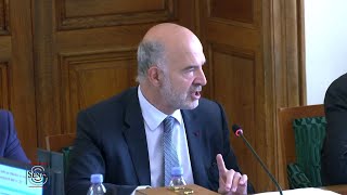 Endettement public : “Nous ne sommes plus devant les risques, ils sont là, alerte Pierre Moscovici