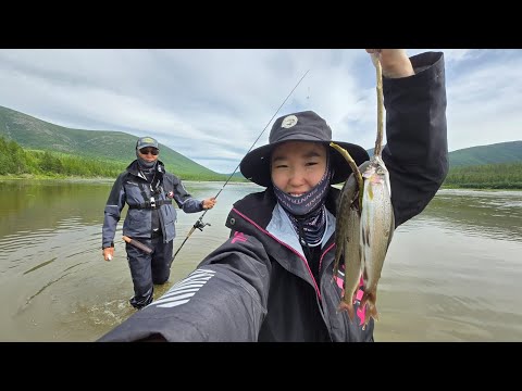Видео: ПО ДИКИМ МЕСТАМ ЯКУТИИ, ХАРИУСЫ НА МУХУ