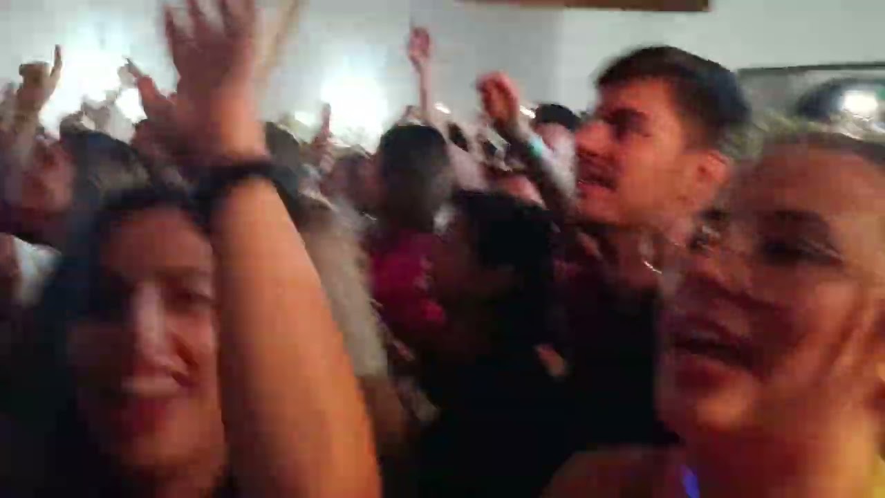 Yeste, entrada San Bartolomé en la ermita. 2022