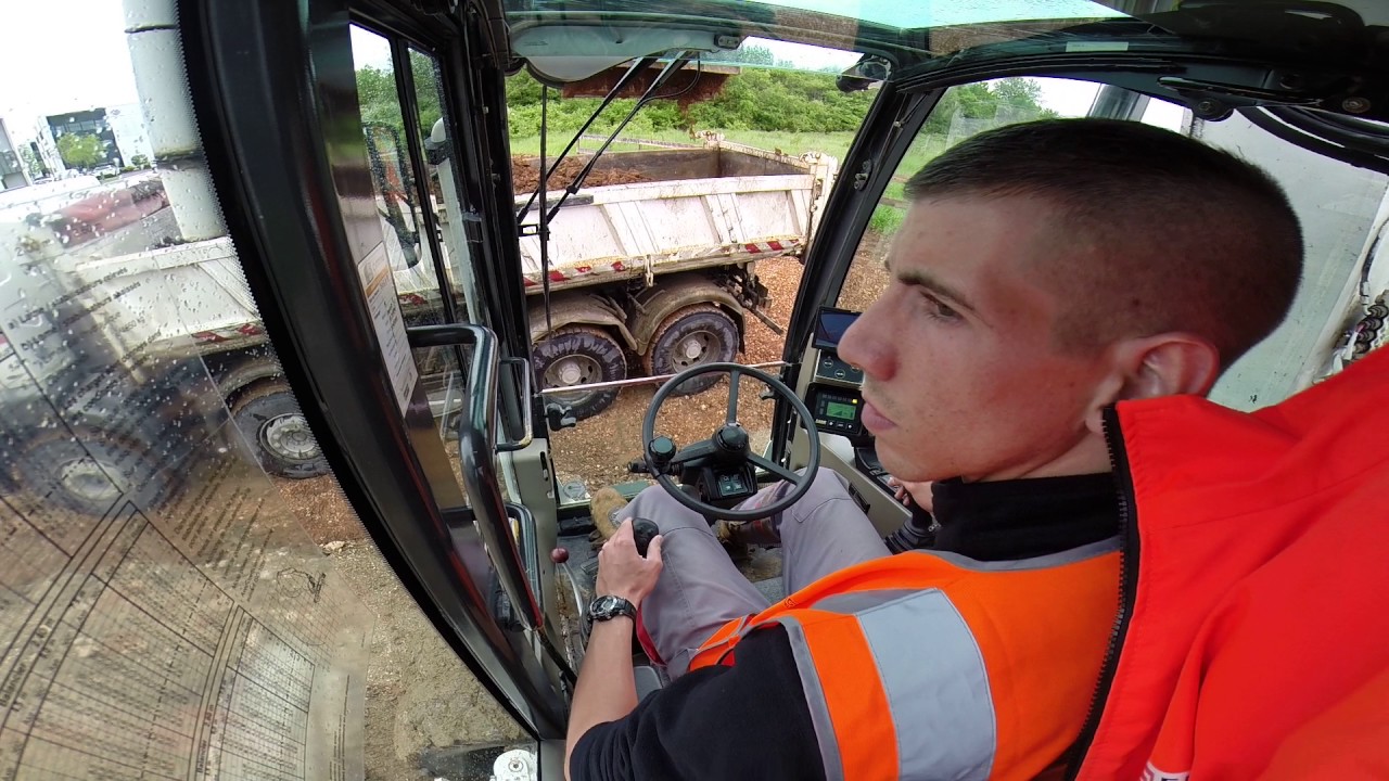 Pelle à pneu case wx 185 chargement