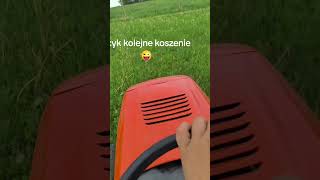 Oj leci leci to koszenie 😜 #husqvarna #dc #kosiarka #traktor #traktorek #viral #lawnmower #koszenie