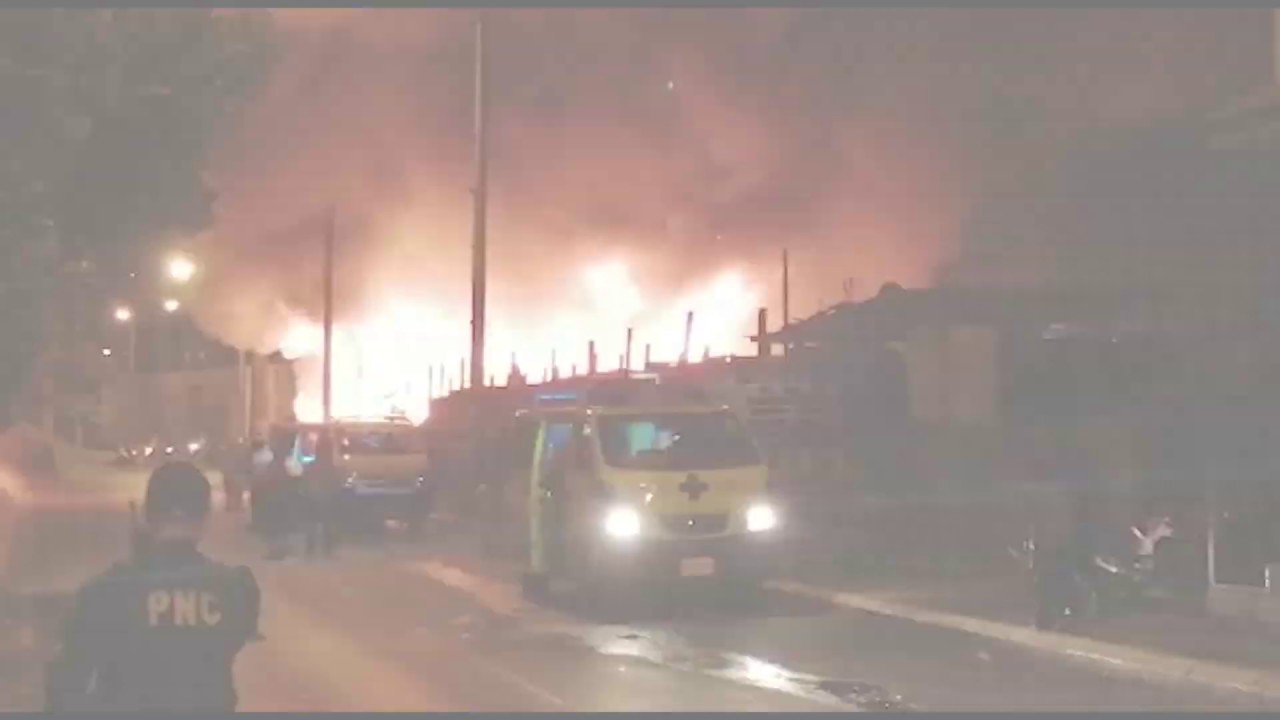 INCENDIO EN ZONA 4 - YouTube