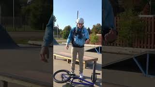 The coolest way to pick your bike up? #bmx #bike #bmxstreet #tricks #shorts