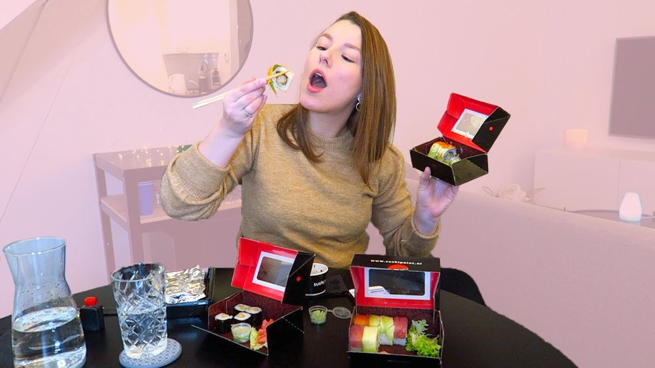 SUSHI MUKBANG!! 🍣 EVEN BIJPRATEN! ✰ All About Leonie