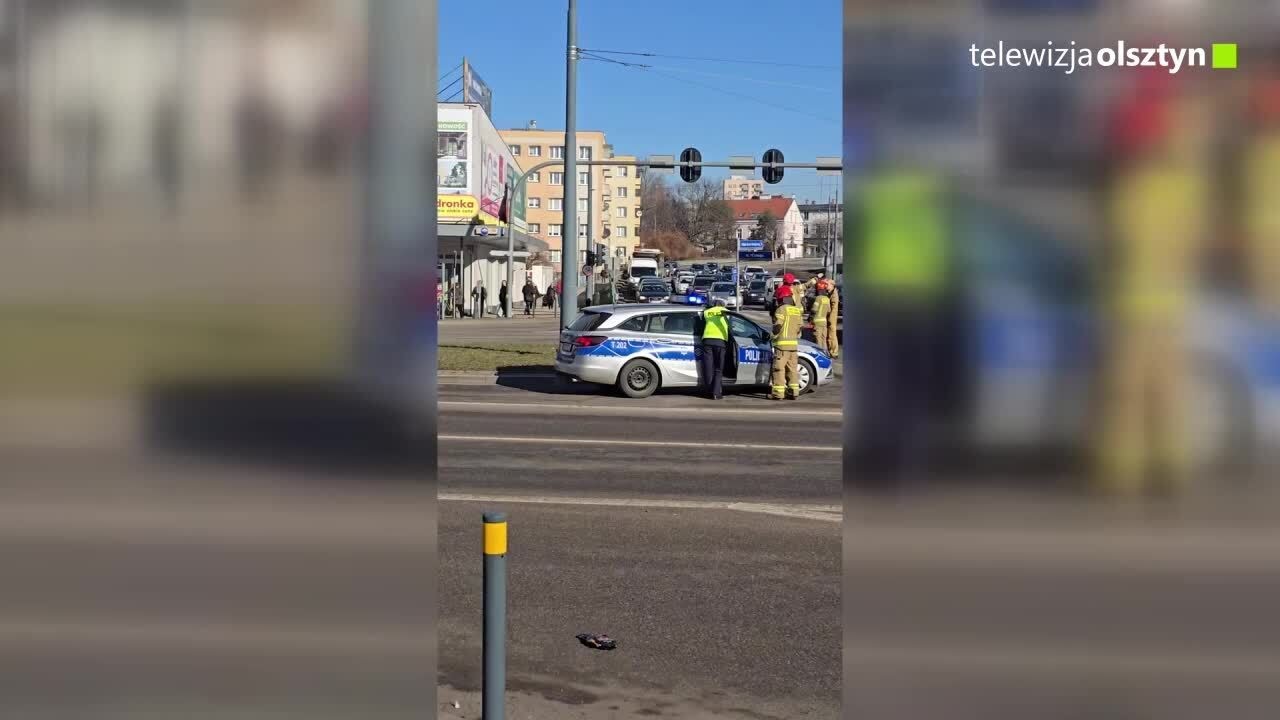 Kolizja z udziałem wozu strażackiego i dwóch aut osobowych