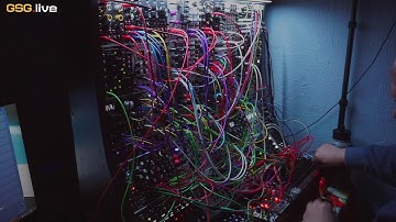 Eurorack modular - Friday night patch from scratch. Something a bit on the chill side...